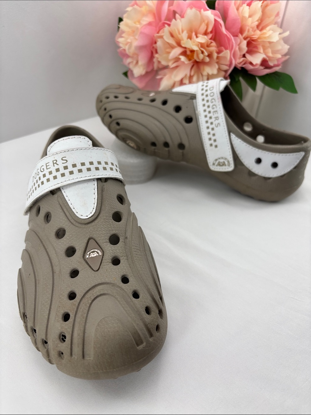 Doggers Womens 7/8 Walk Clog - Taupe with White Strap #755